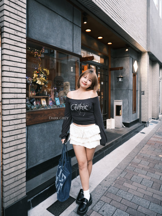 〖12月限定〗三色自留.ᐟ 美cry 哥德風字體顯瘦 off-shoulder Top