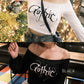 〖12月限定〗三色自留.ᐟ 美cry 哥德風字體顯瘦 off-shoulder Top